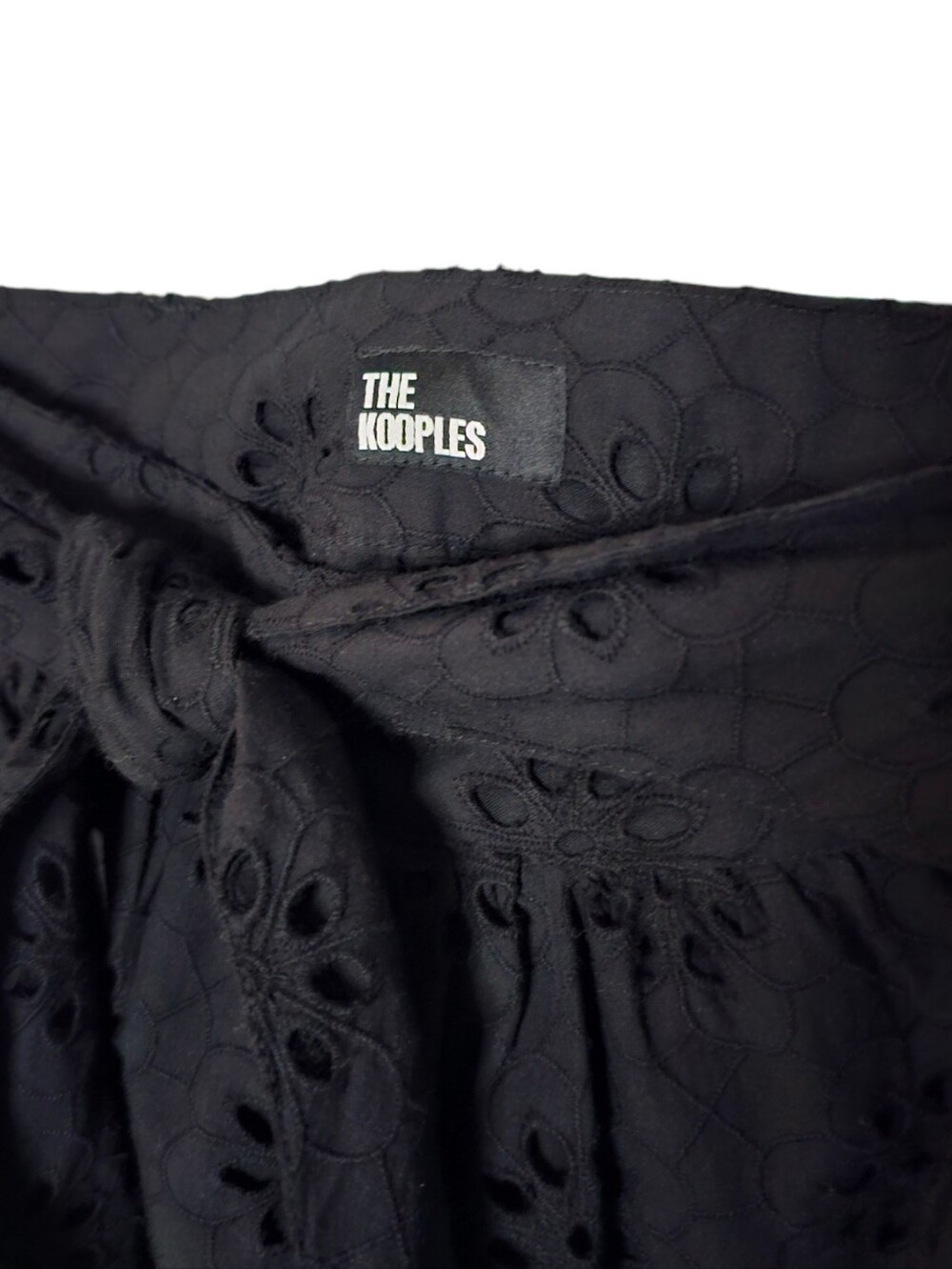 The Kooples Flowy Black Eyelet Cotton Lined Mini Skirt w Tie Front Belt size 1 - Picture 7 of 13